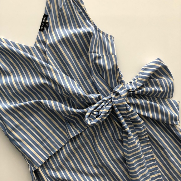 Striped Wrap Style Dress - Picture 3 of 8